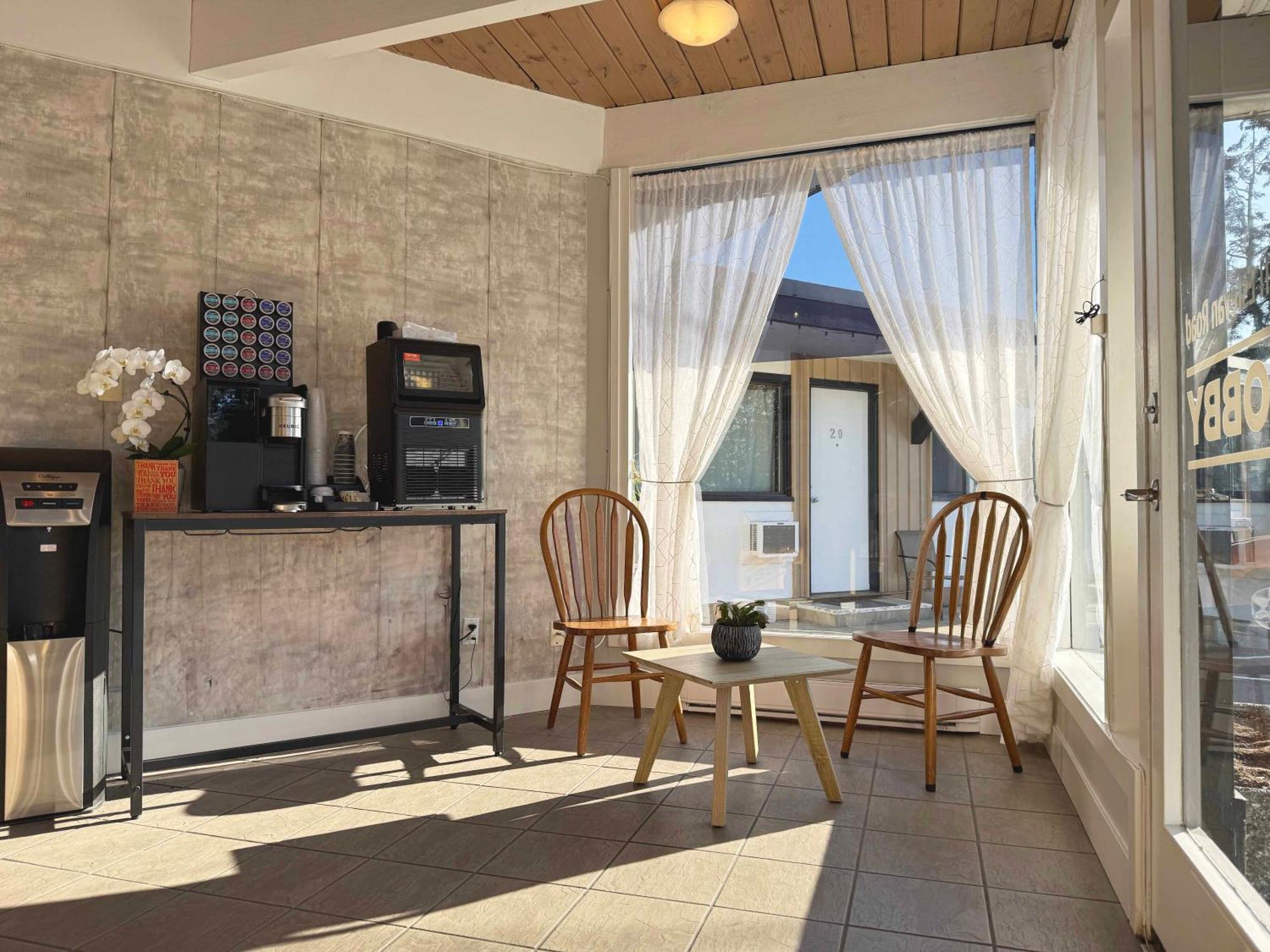 Departure Bay Motel Нанеймо Екстериор снимка